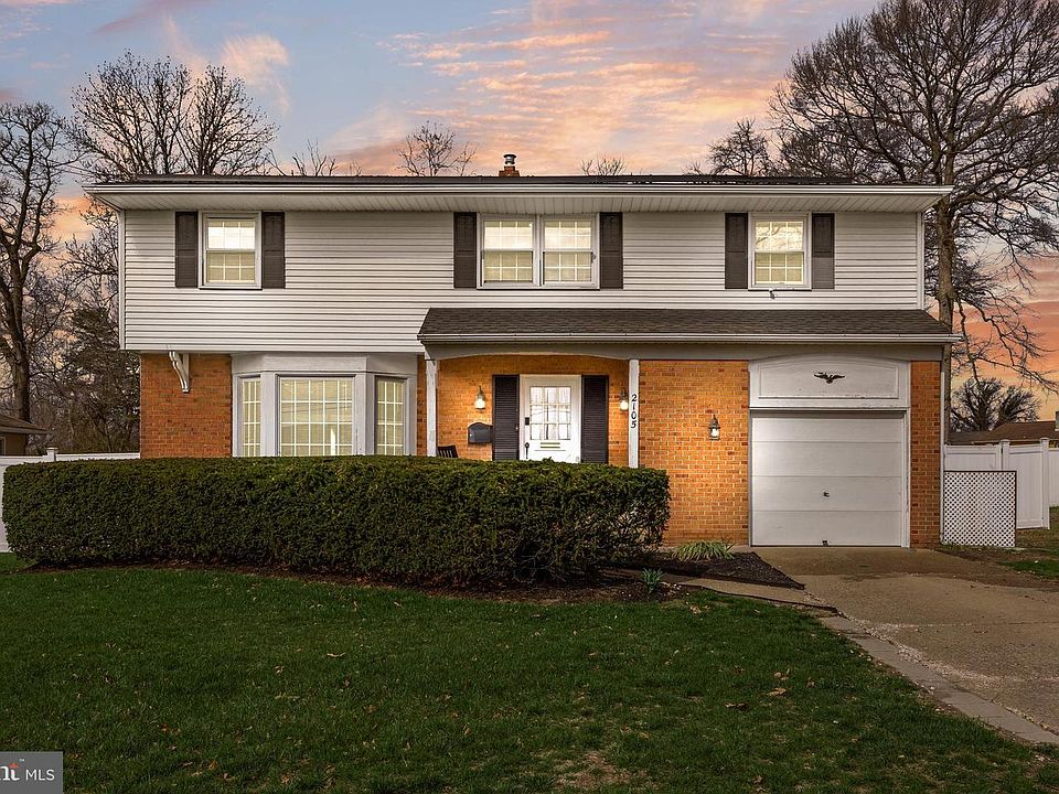 1st image of 2105 Chestnut Hill Dr
