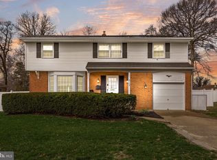 2105 Chestnut Hill Dr, Cinnaminson, NJ 08077