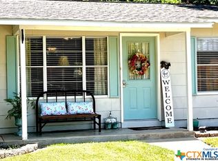 704 E Heaton St, Cuero, TX 77954