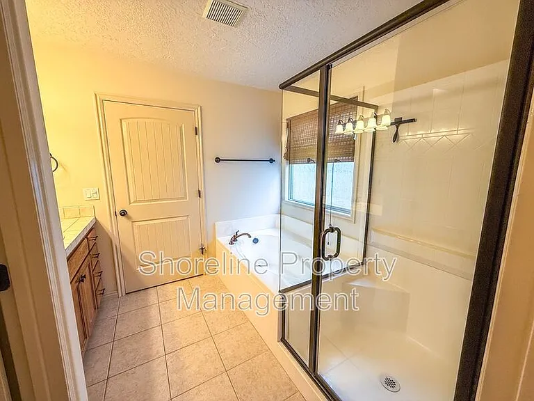 2328 E Satterfield St — Photo 19