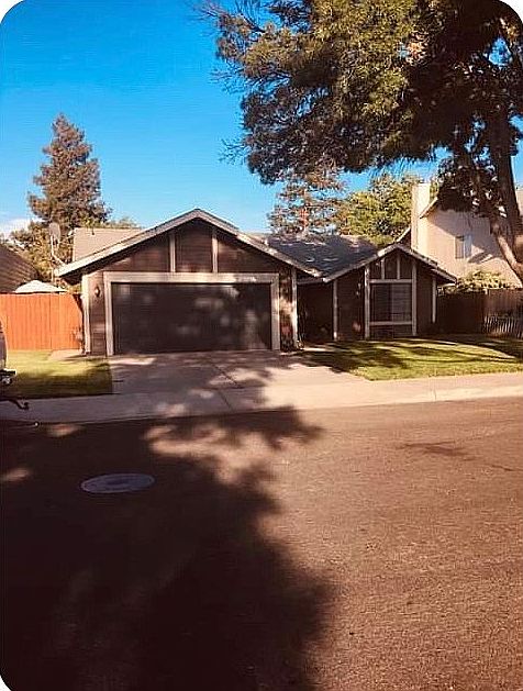 1st image of 566 Pitscottie Ln