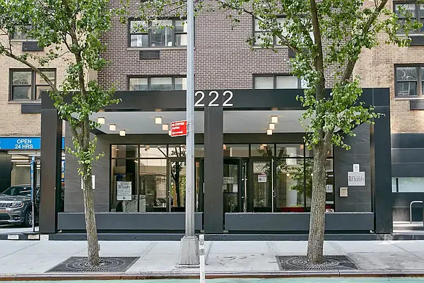 Rented by Manhattan Realty Group | media 11