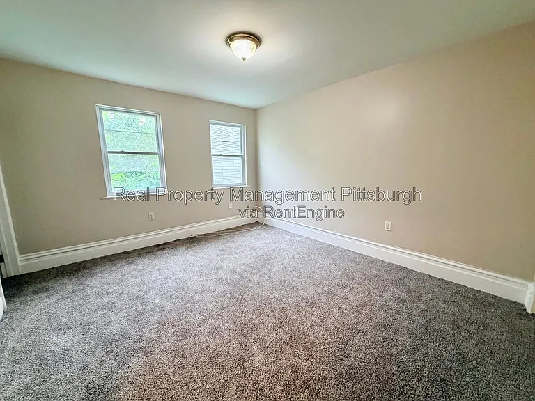 207 Edmond St — Photo 8