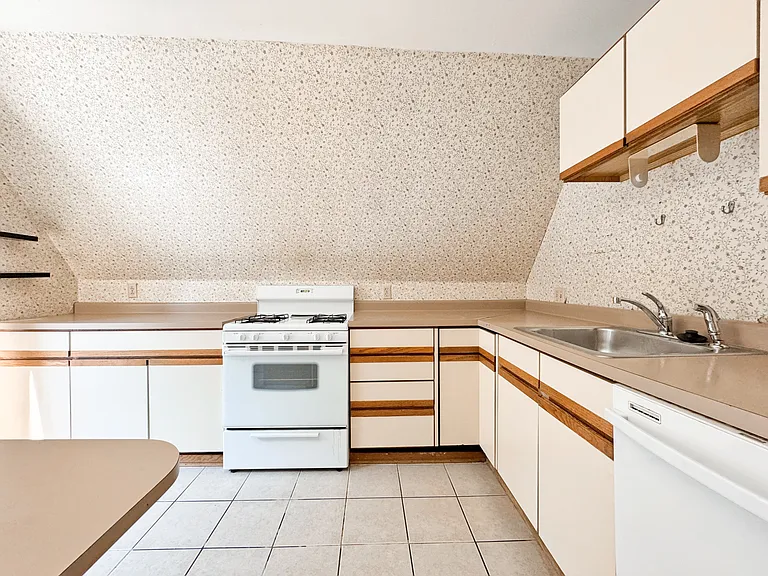 5856 Darlington Rd #4 — Photo 7