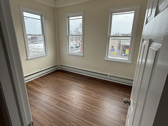 5th image of 468 Springfield Ave