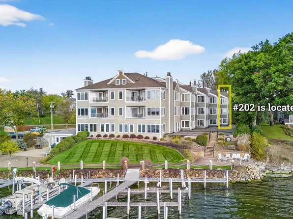 2670 Commerce Blvd APT 202, Mound, MN 55364