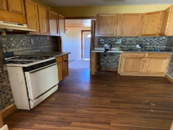 5th image of 638 Colonial Dr