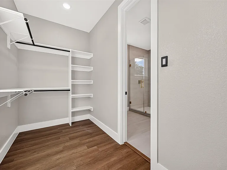 703 Carol Lynn Dr #B — Photo 23