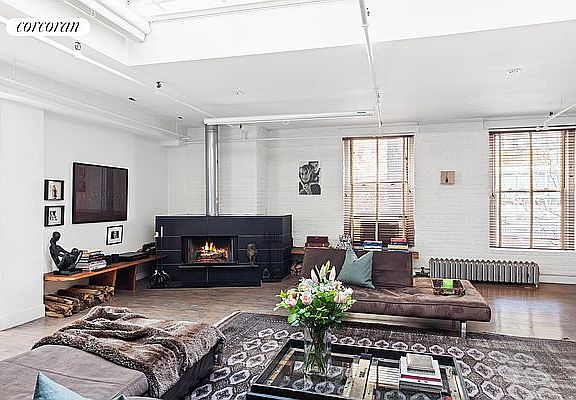 3rd image of 33 Bleecker St APT 6B
