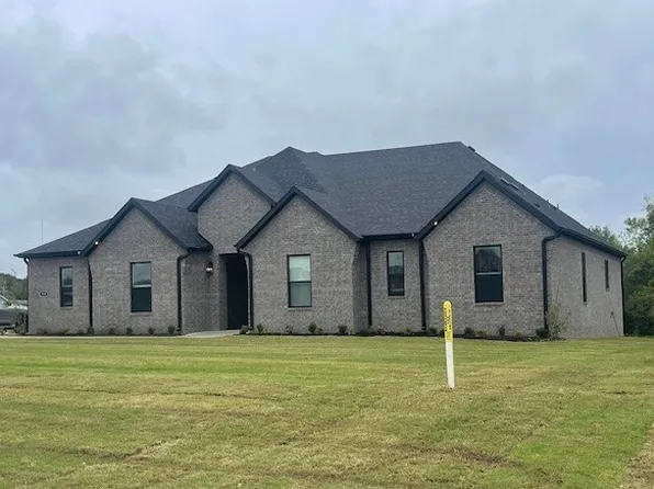 999 Noah St, Fayetteville, AR 72703