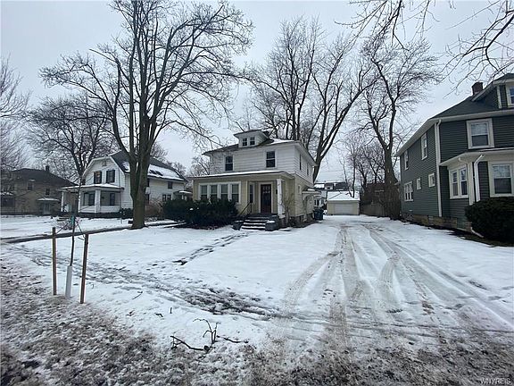 2nd image of 27 Hirschfield Dr