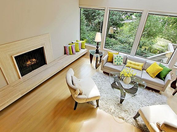 2nd image of 4325 Carol Ln