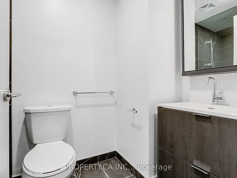 6 Greenbriar Rd #106 — Photo 20