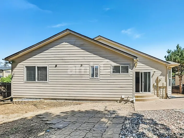 18504 E Bethany Pl — Photo 16
