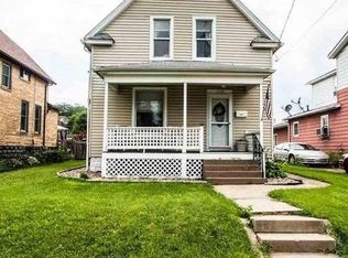 1725 16th St, Moline, IL 61265