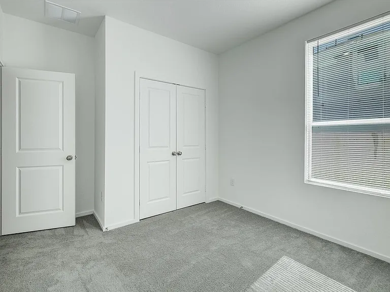 511 Louis Ln — Photo 6