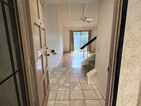 3rd image of 1016 Whitewater Dr
