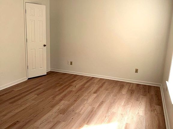 4th image of 120 Ashley Ave