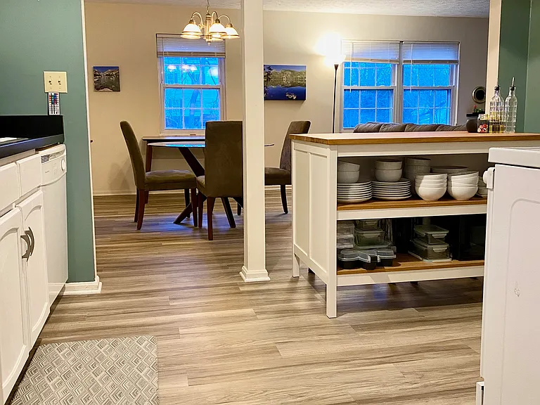 60 Colonial Estates Dr — Photo 23