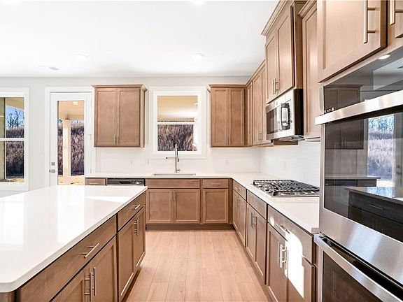 4th image of 2596 Parkside Way Lot 20