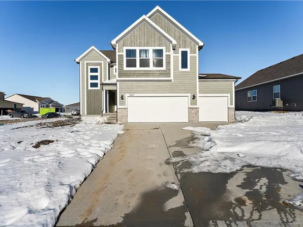 316 Woodview Dr, Raymore, MO 64083