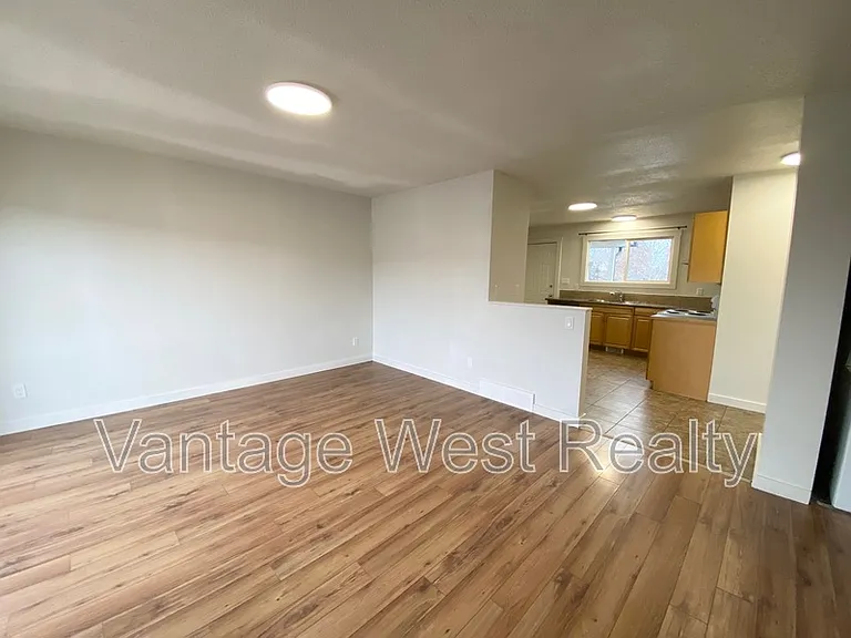 630 Belgo Rd #D — Photo 17