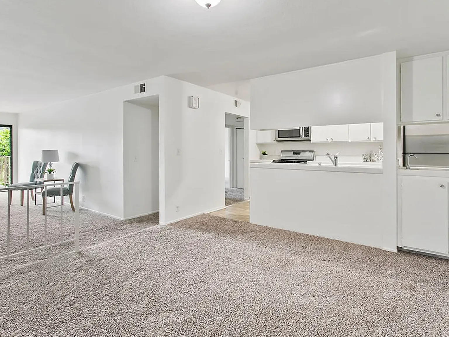 2 bed, 1326 sqft, $3,600 — Photo 3