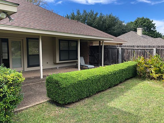 3rd image of 1108 Mesa Verde Dr