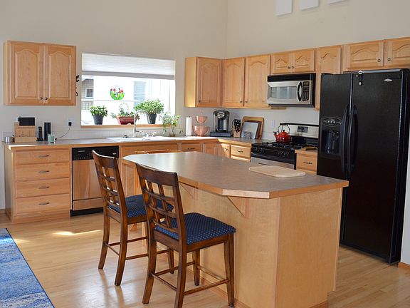 5th image of 18046 Mount Walker Dr NE