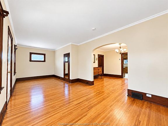 3rd image of 55 Prince Arthur Ave