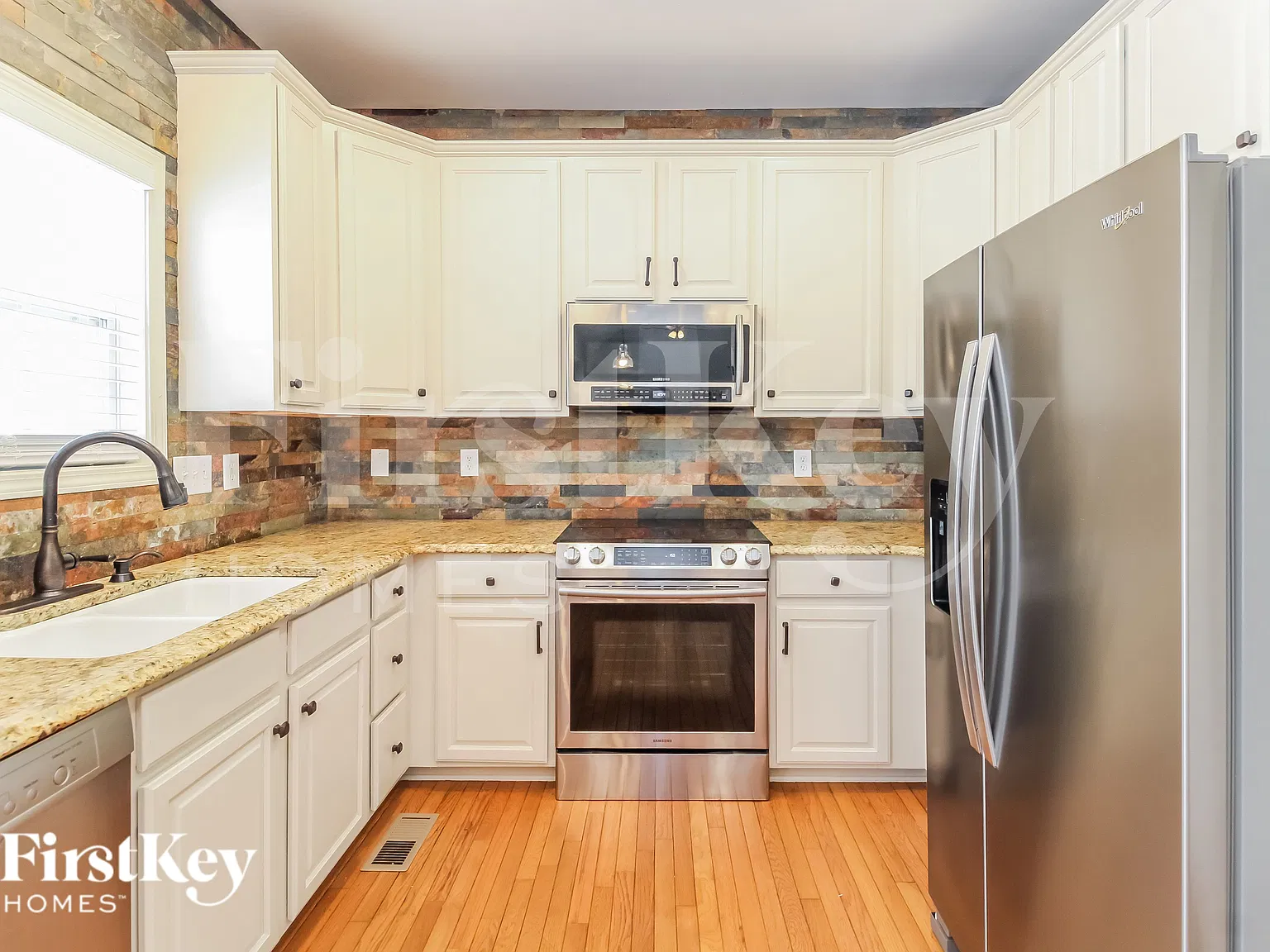 3 bed, 2.5 bath, 2444 sqft, $2,900 — Photo 4