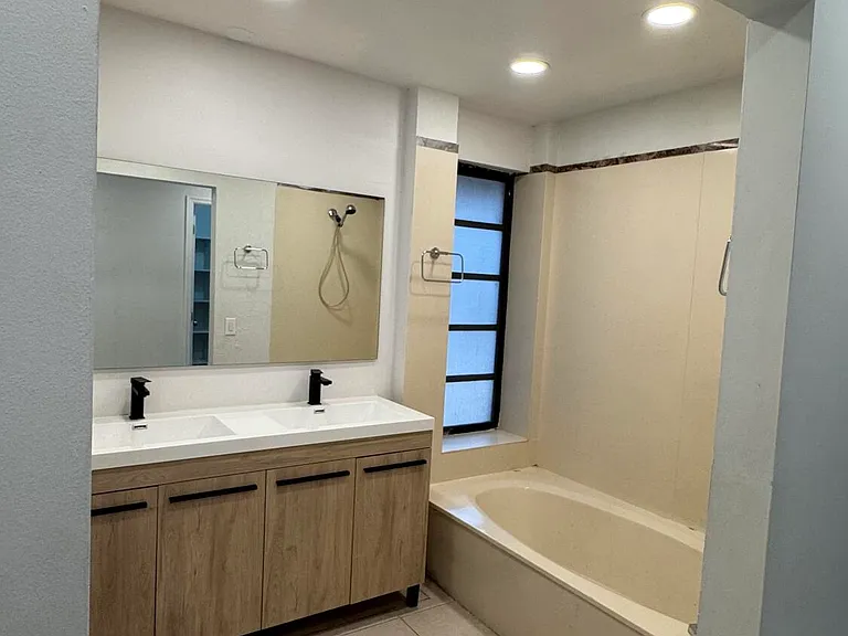 802 Saint Andrews Rd #15 — Photo 32