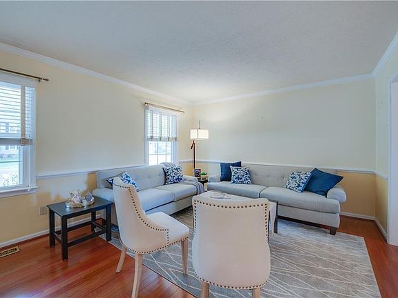 4th image of 109 Harwood Dr