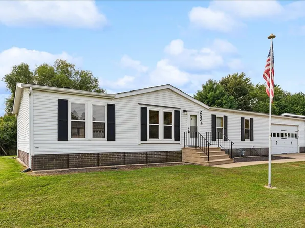 2534 Oak Park Dr, Belleville, IL 62221