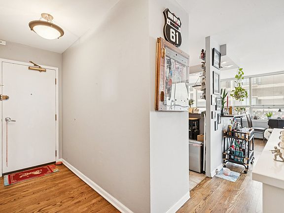 3rd image of 6171 N Sheridan Rd APT 2601