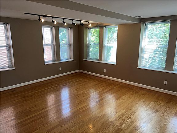 5th image of 5360 Pershing Ave APT 3B
