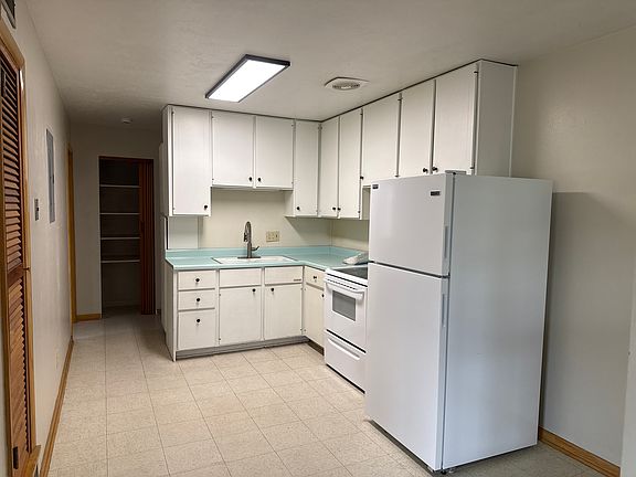 2nd image of 1005 S Glass St APT 1