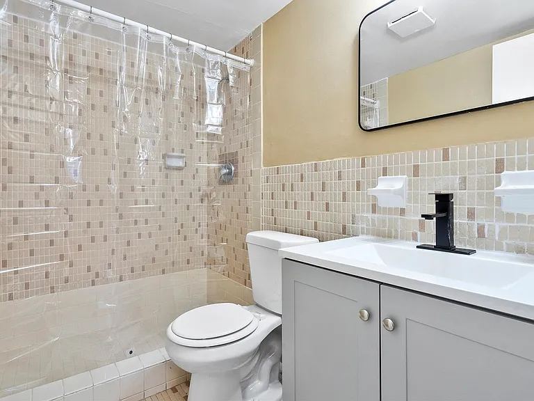 1715 N 16th Ave #102 — Photo 40
