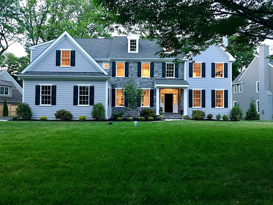 2nd image of 421 Howard Rd
