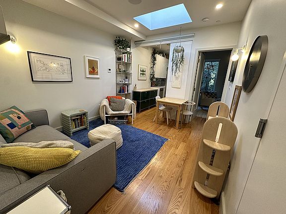 3rd image of 68A Clifton Pl #4