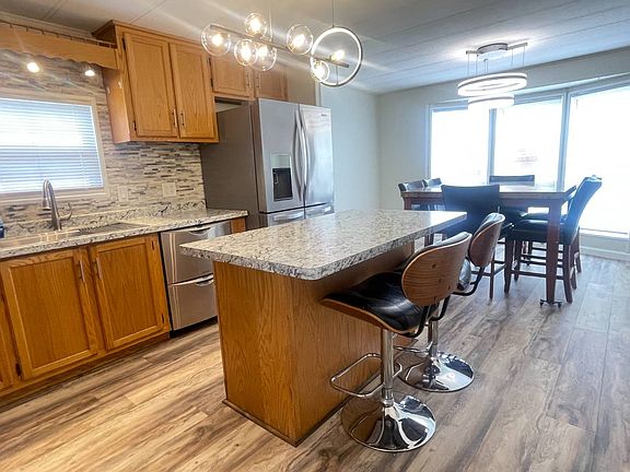 4th image of 202 Wickham Way
