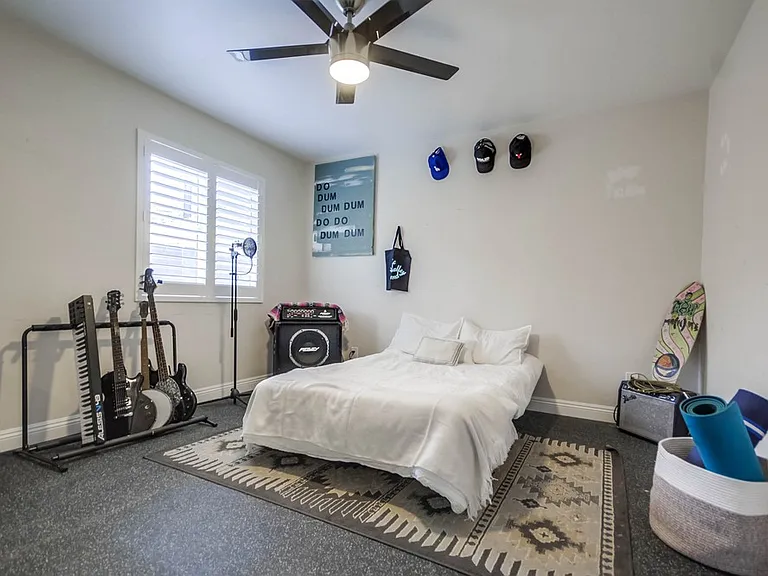 7832 Cinnabar Dr — Photo 28