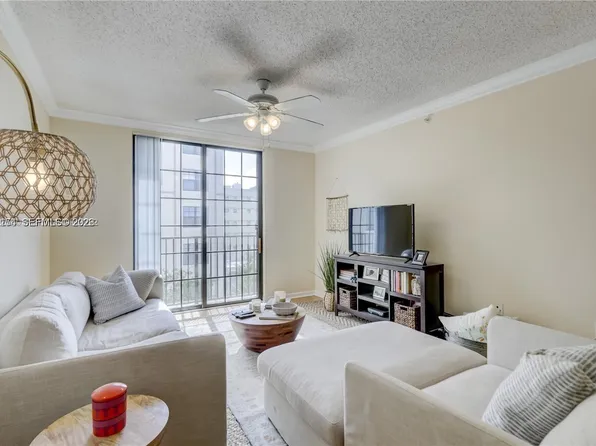 1919 Van Buren St, Hollywood, FL