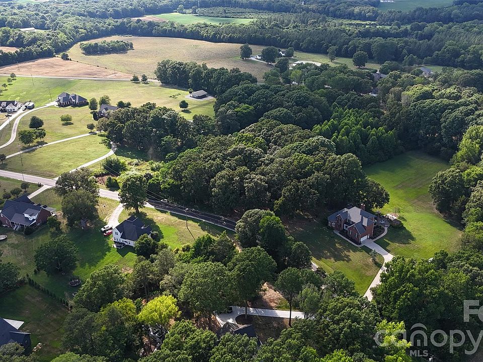 2nd image of 2808 Lathan Rd