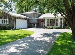 1210 Walden Ln, Deerfield, IL