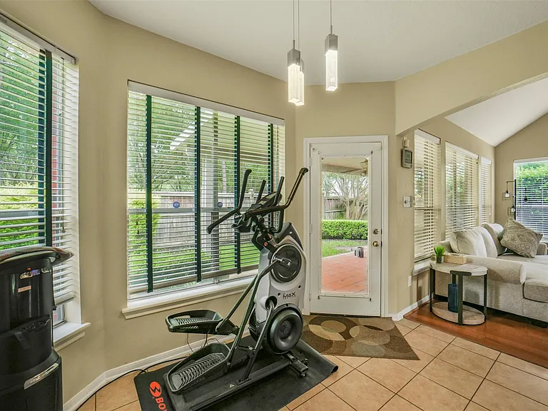 22554 Bristolwood Ct — Photo 18