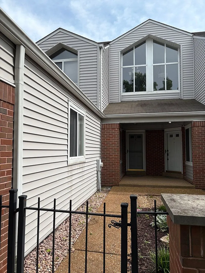 1716 Higview Circle Court | Ballwin 63021 — Photo 3