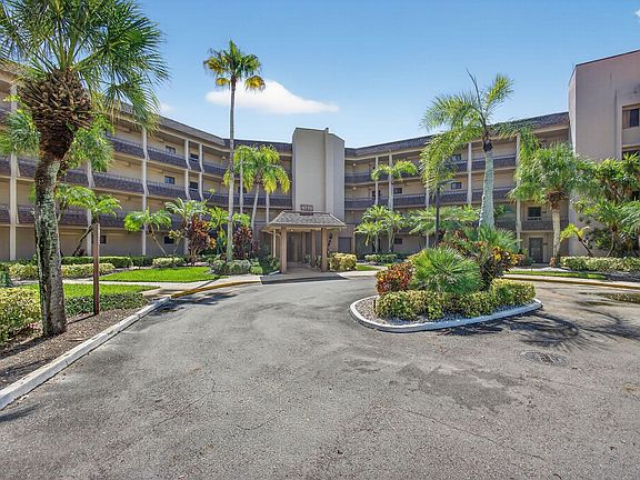 2nd image of 4770 Fountains Drive #104