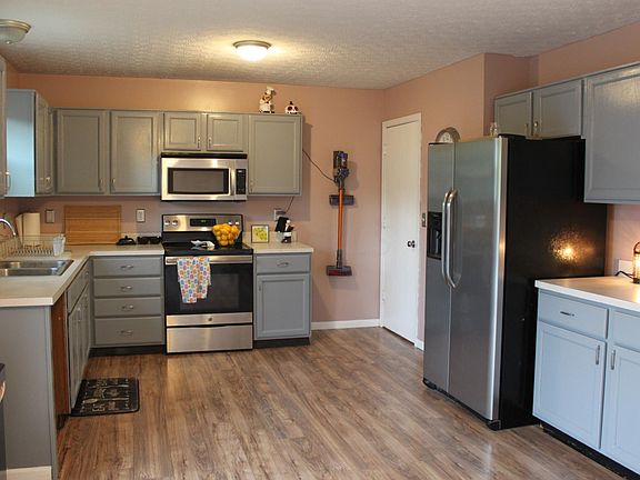 5th image of 353 Springwood Ln