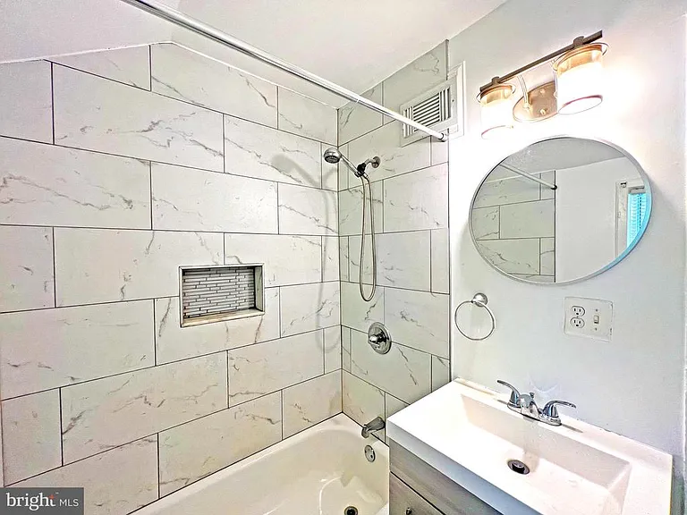7009 Hawthorne St — Photo 32